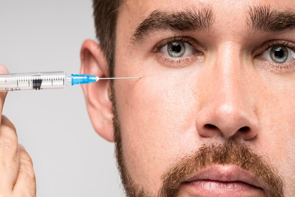Qué son y cómo se tratan las ojeras con ácido hialurónico